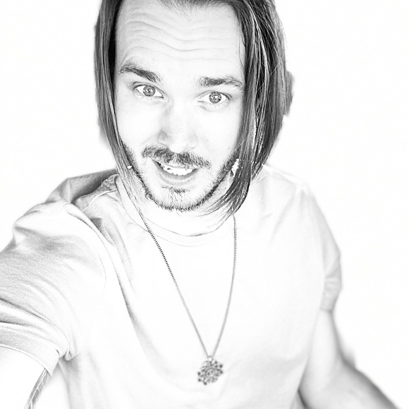 Meet your Posher, James - Picture 1 of 4